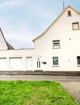Wohn- und Geschäftshaus mit Top-Potenzial ! Aktuell 1 Etage Gewerbefläche + 2 Etagen Wohnfläche - Bisingen