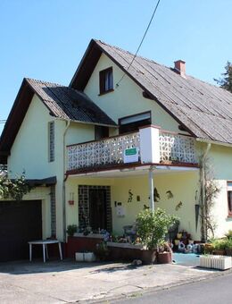 Zweifamilienhaus mit Extras - Irmtraut