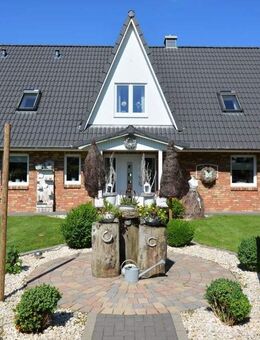 Modernes Einfamilienhaus mit großem Grundstück und Reitplatz - Linden (Schleswig-Holstein)