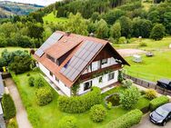 Zweifamilienhaus mit großem Garten und atemberaubender Aussicht - Ludwigsstadt