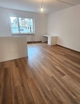 Sanierte Studenten/Azubi-WG-Zimmer zu vermieten mit 12qm in 6er-WG - Karlsruhe