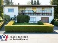 Freistehendes Einfamilienhaus in Pelm - mit Garage, Garten, Terrasse & Burgblick - Pelm