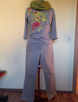 Shirt, Hose, Tuch als ein Set - Henstedt-Ulzburg