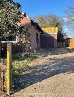 Einfamilienhaus in Stapelmoor mit Dachterrasse und großem Naturgarten. Provisionsfrei für den Käufer - Weener
