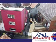 Einfamilienhaus mit neuer Heizung, 3-Fach-Verglasung und großem Nebengebäude - Lich