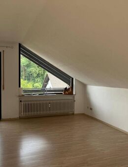 Mühlheim-Lämmerspiel, großzügige 2-Zi-DG-Whg.,gr, Balkon, 65m2,Waldnähe - Mühlheim (Main)