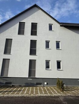 3 neue Wohneinheiten: Seniorengerecht mit Lift ! Garage + Stellplatz, Keller, in HÖS Mitte - Höchstadt (Aisch)