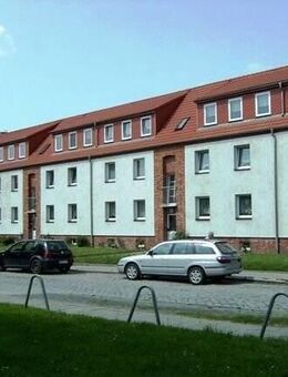 Ruhige 2-Raum-Wohnung mit Tageslichtbad im Erdgeschoss - Stralsund