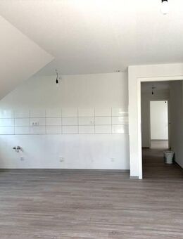 TOP renovierte Dachgeschoss Wohnung in frisch modernisiertem Gebäude! - Dortmund