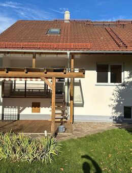 Einfamilienhaus mit Einliegerwohnung und integrierter Doppelgarage in Neunburg v. W. - Kröblitz - Neunburg (Wald) Zentrum