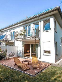 Exklusives Einfamilienhaus - Doppelhaushälfte mit Garten in München - Moosach - München