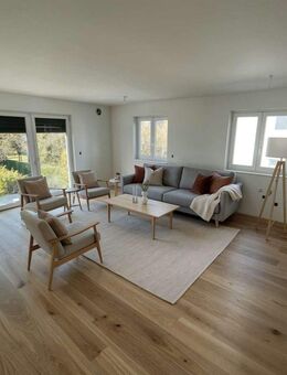 Neuwertige 2-Zimmer-Erdgeschosswohnung in Milbertshofen mit Gartenanteil - München