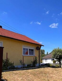 ZUHAUSE ANKOMMEN: BUNGALOW MIT HERRLICHEM GRUNDSTÜCK IN TOPLAGE - Hallerndorf