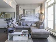 Gesamtfläche ca. 95 m²: Lichtverwöhnter 2,5-Zimmer-Maisonettetraum mit 2 Balkonen in ruhiger Lage - München