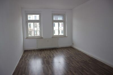 3. OG - Bad mit Fenster - zzgl. EBK - Balkon - Stellplöatz mögl.