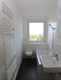 Wohnung mit Ausblick...moderne 3-RW mit hellem Wannenbad!!! - Halsbrücke