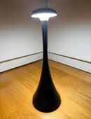 NoirGlow – Elegante schwarze Akku-Tischlampe, dimmbar & kabellos in 33449