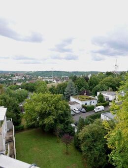 Sonnige 1 Zi-Wohnung mit wunderbaren Fernblick - Stellplatz - Balkon - Würzburg