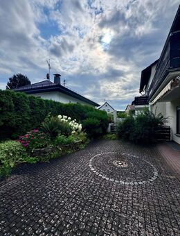 Charmante Doppelhaushälfte mit großer Süd-Terrasse - Taunusstein