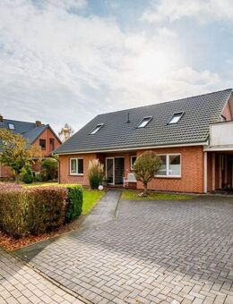 Für Nordsee-Fans und Familien mit Platzbedarf: Großes, top-saniertes Wohnhaus mit 2 WE in Tönning. - Tönning