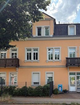 Schöne, helle 4-Zimmer Wohnung mit Balkon sowie PKW-Stellplatz im Hof - Dresden