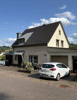 Einfamilienhaus mit Einliegerwohnung in Gladbach - großes Grundstück & viele Modernisierungen - Gladbach