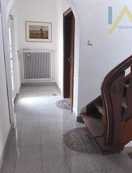 Voll vermietetes 3 Parteienhaus mit 4 Garagen - Sessenhausen