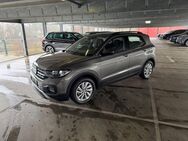 VW T-Cross, 1.0 TSI Life, Jahr 2020 - Hannover