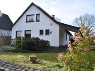 Im grünen Bergstedt: Einfamilienhaus auf Süd-Grundstück, inkl. Pool und Sauna - Hamburg