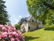 Repräsentativ und weitläufig: Klassische Villa mit 2 WE am Rande von Lüdenscheid - Lüdenscheid