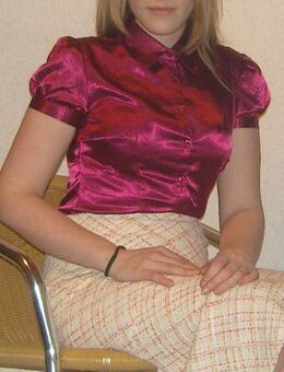 Beerefarbene Satin Kurzarm Bluse mit Puffärmelchen, Knopfreihe, Knöpfe, Gr. XS - Düsseldorf