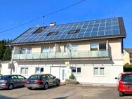 Gepflegtes Wohn-/Geschäftshaus (voll vermietet: 1 GE, 4 WE, Lager) mit PV-Anlage / 6,2 % Rendite - Gummersbach