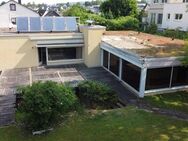 SAARBURG nahe LUX und TRIER, Einfamilienhaus im Bungalowstil mit parkähnlichem Garten - Saarburg
