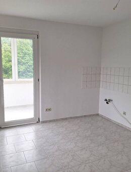 Hier können Sie sofort einziehen und die 1. Monatsmiete sparen ! - Zwickau