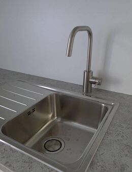 Innenstadt-Süd 3 Raum Wohnung mit neuer Einbauküche - WG möglich - - Halle (Saale)