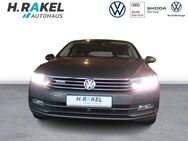 VW Passat Variant, 2.0 TDI Highline, Jahr 2016 - Geeste