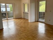 Dreizimmer Wohnung mit Einbauküche und zwei Balkonen - Creußen
