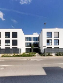 Sehr großzügige, neuwertige 2-Zimmer-Wohnung mit gemeinsamer Nutzung der sonnigen Dachterasse - Nürtingen