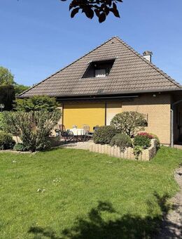 Wildeshausen: Einfamilienhaus, stadtnah, 5 Zimmer, 170 m² Wohnfläche, Garten, 2 Garagen, 2te Reihe - Wildeshausen