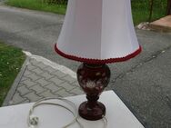 Tischlampe mit Glasfüß rubinrot mit Blumengravur - Waldkraiburg