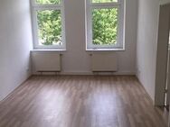 Saniertes und kompaktes Mehrfamilienhaus mit guter Rendite als Einsteigerobjekt - Hartmannsdorf (Sachsen)