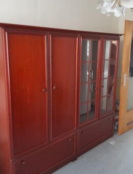 Altmodischer Kleiderschrank - Köln