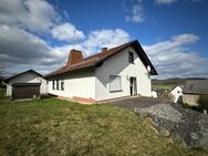 Großzügiges Einfamilienhaus mit Einliegerwohnung - perfekt für Familie oder Wohnen & Arbeiten - Ewighausen