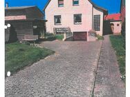 Renovierungsbedürftiges Einfamilienhaus mit Einliegerwohnung und Garage - 38154 Königslutter Ortsteil - Richtung Wolfsburg - Königslutter (Elm)