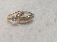 2 Frauen Ringe mit Steine Modeschmuck - Dortmund Körne