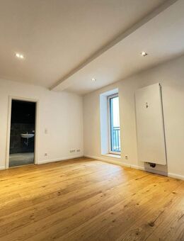 stylisches Apartment in GoHo +++ alles neu aus 2019 im sanierten Rückgebäude; mit französischen Balkons & EBK+++ - Nürnberg