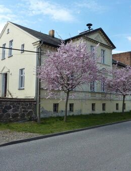Bauernhaus und teilausgebaute Scheune - Biesenthal