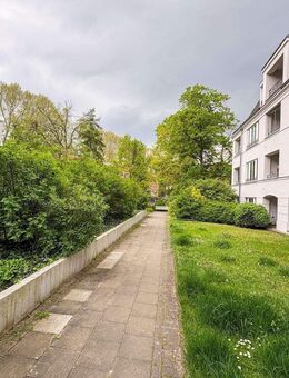 Wohntraum mit Stellplatz erwartet Sie in wunderbarer City-Ost-Lage - Berlin