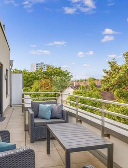 Top!! Moderne 2-Zimmer-Wohnung mit EBK und großer Dachterrasse - Frankfurt (Main)