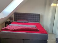 Verschiedene gut erhaltene Möbelstücke zu verkaufen: VB – Essgruppe, Sideboards, Nachtschränke, Kleiderschrank, Relaxliege u. v. m. - Haßloch